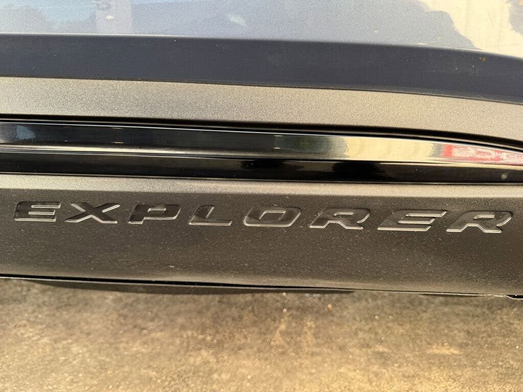 Used 2021 Ford Explorer ST w/ ST Street Pack image 17