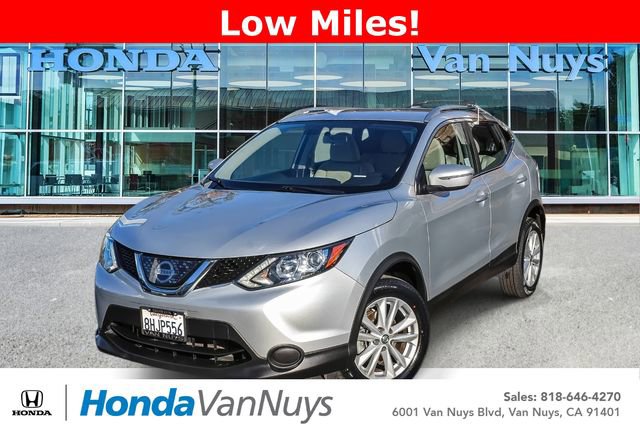 Used 2018 Nissan Rogue Sport SV image 1