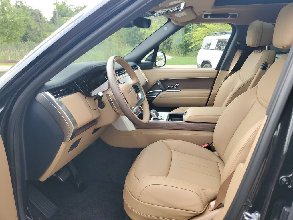 New 2026 Land Rover Range Rover Long Wheelbase SE AWD/4WD image 12