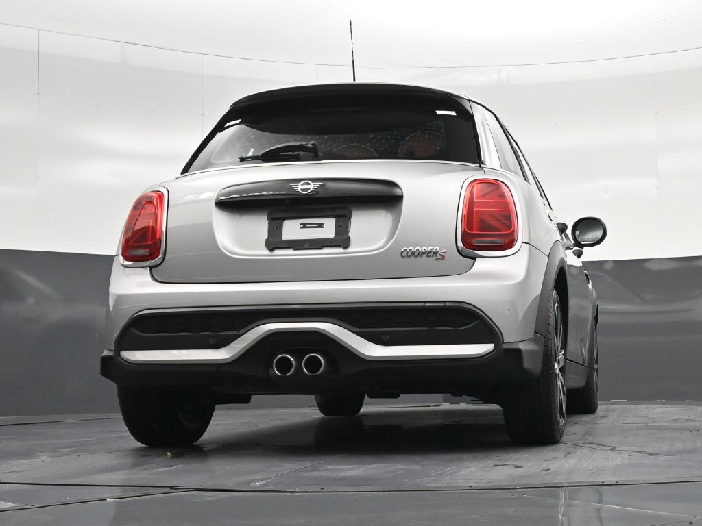 Used 2024 MINI Cooper S w/ Signature Upholstery Package FWD image 25