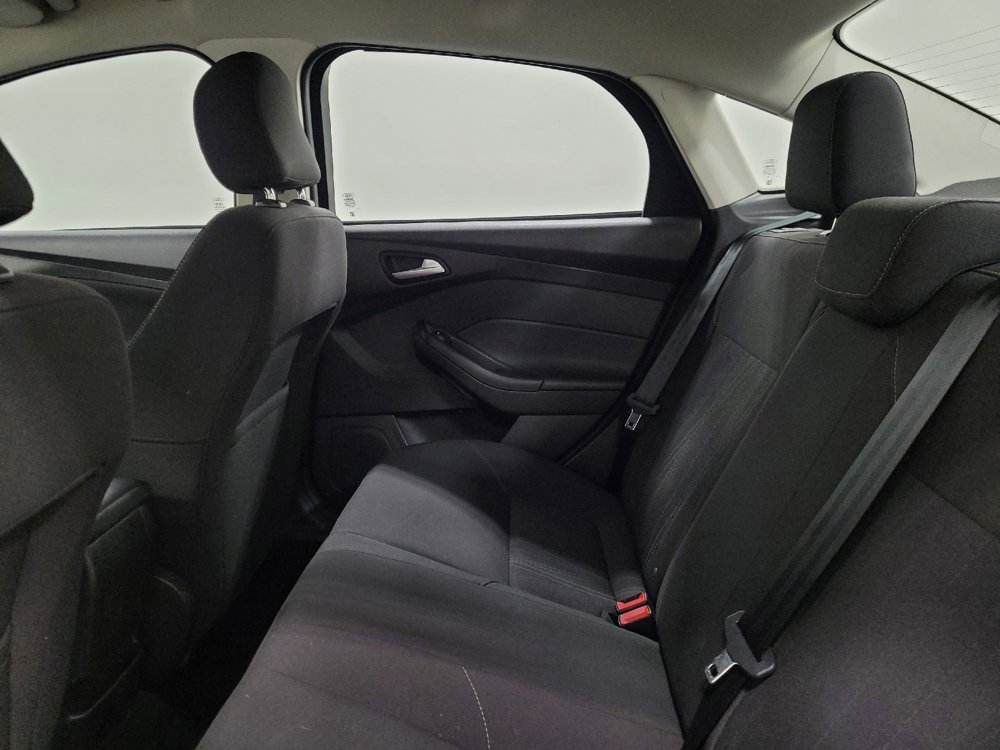 Used 2016 Ford Focus SE FWD image 18