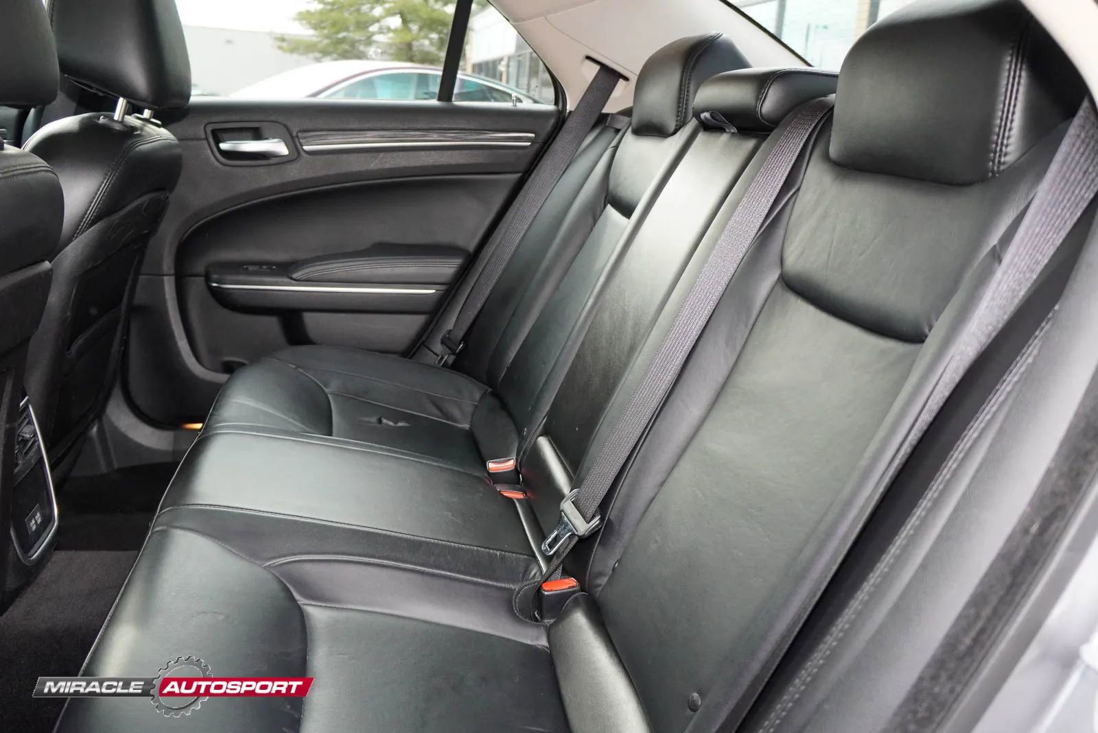 Used 2017 Chrysler 300 Limited w/ Driver Convenience Group RWD image 22