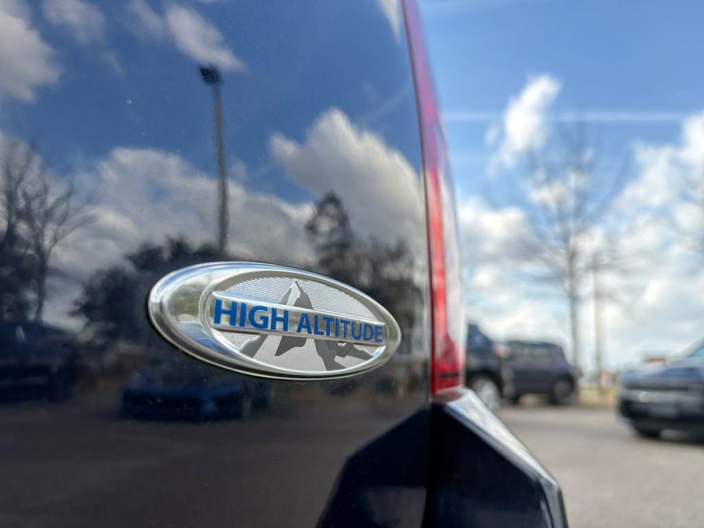 Used 2015 Jeep Compass High Altitude image 9