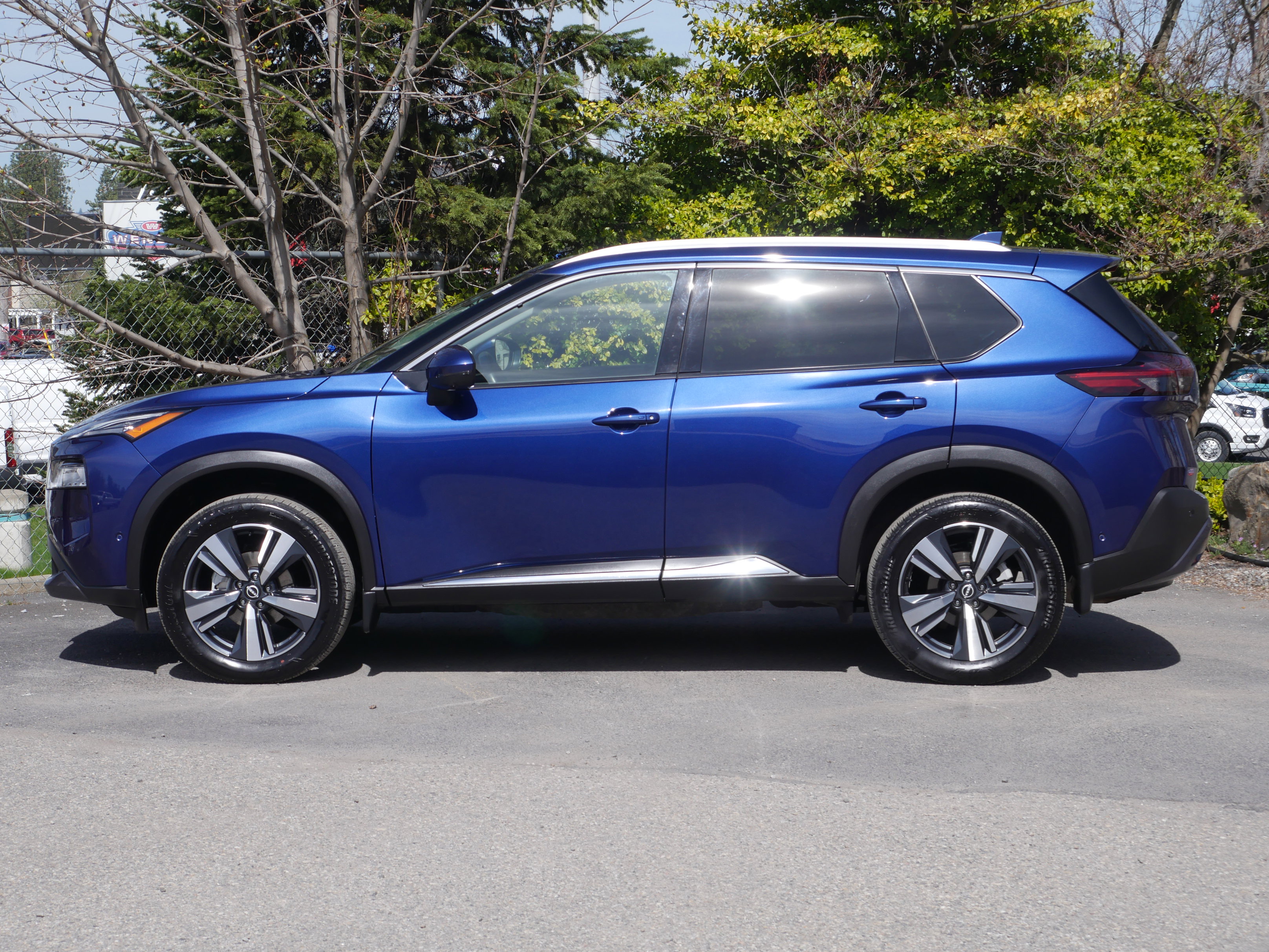 Certified 2023 Nissan Rogue SL w/ SL Premium Package image 17