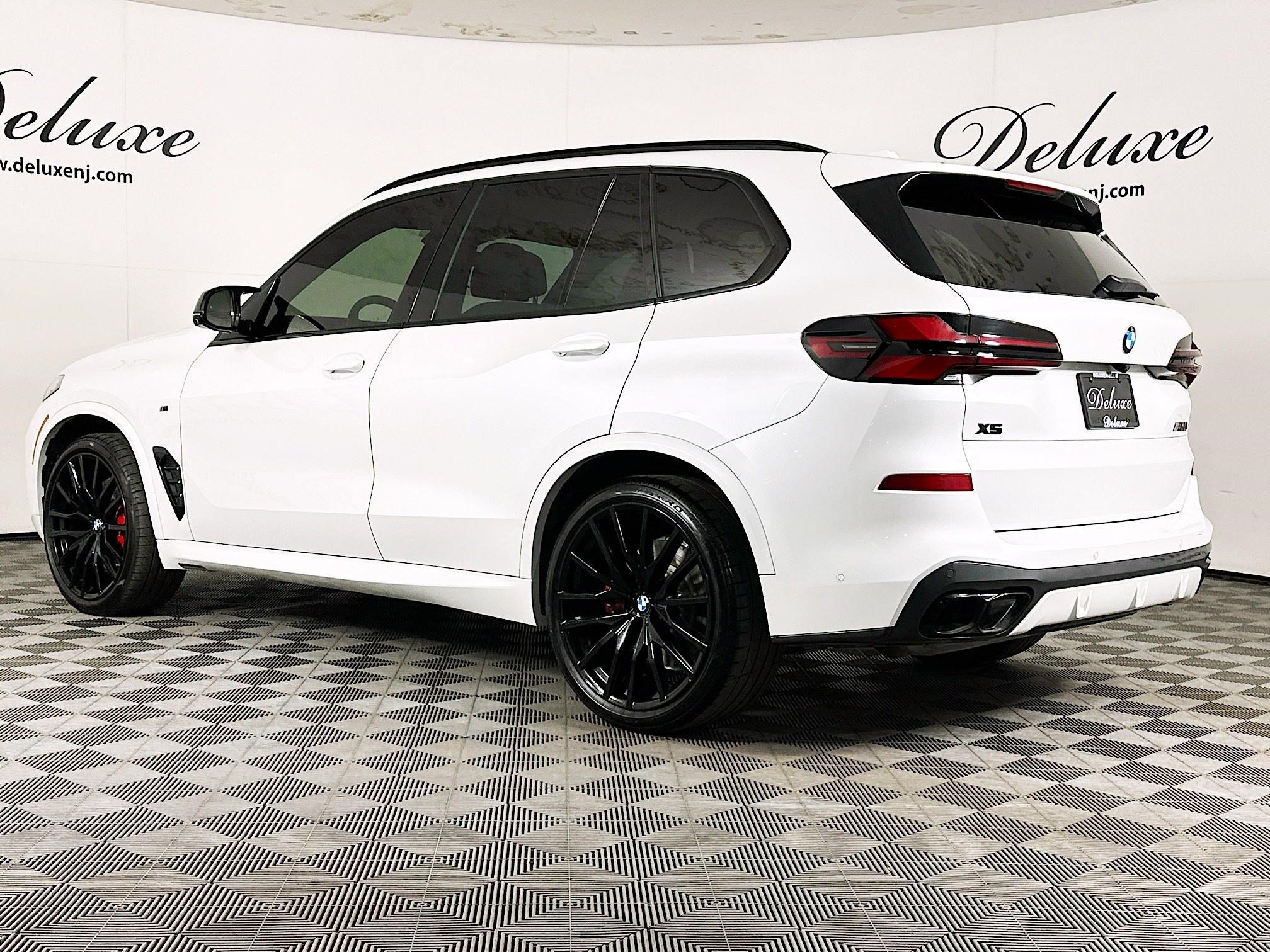 Used 2025 BMW X5 M60i AWD/4WD image 4
