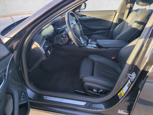 Used 2023 BMW 530e w/ Premium Package RWD image 17