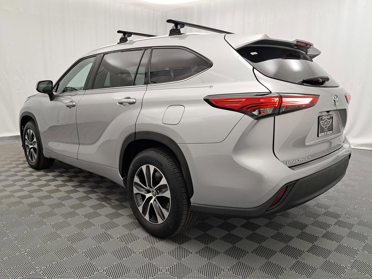 Used 2021 Toyota Highlander XLE FWD image 4