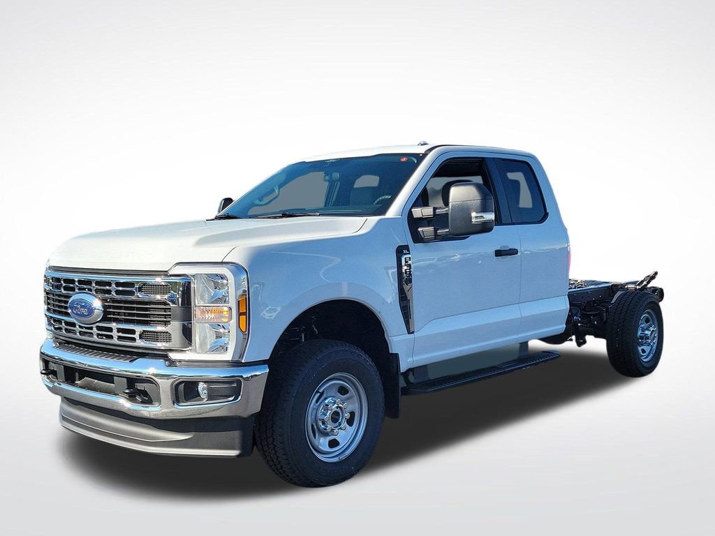 New 2026 Ford F350 XL w/ XL Chrome Package image 3