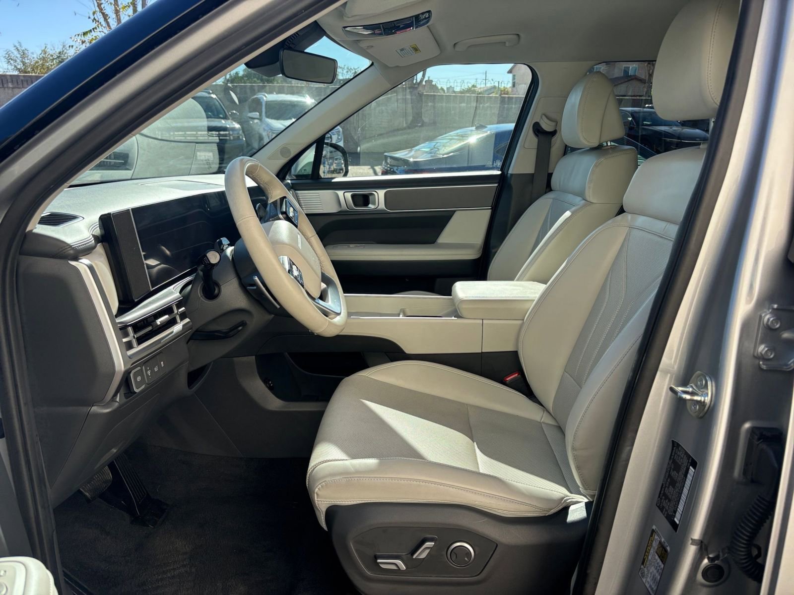 Used 2025 Hyundai Santa Fe SEL image 28