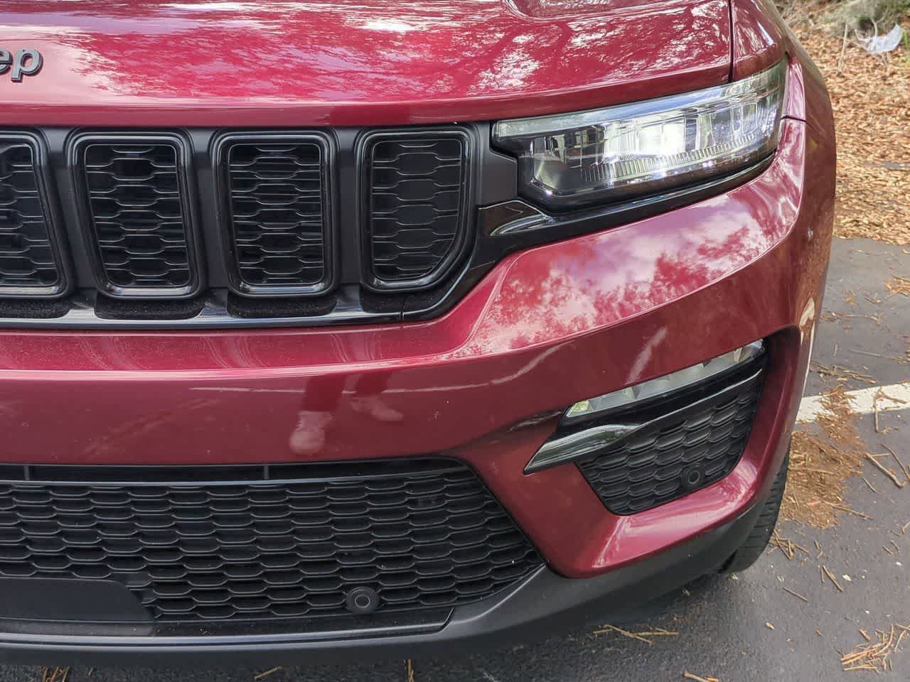Certified 2023 Jeep Grand Cherokee Limited w/ Luxury Tech Group II image 11