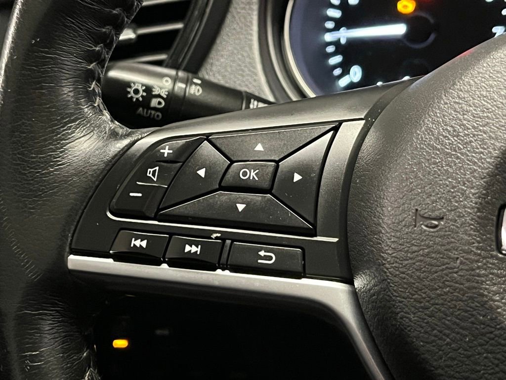 Used 2017 Nissan Rogue SL image 21