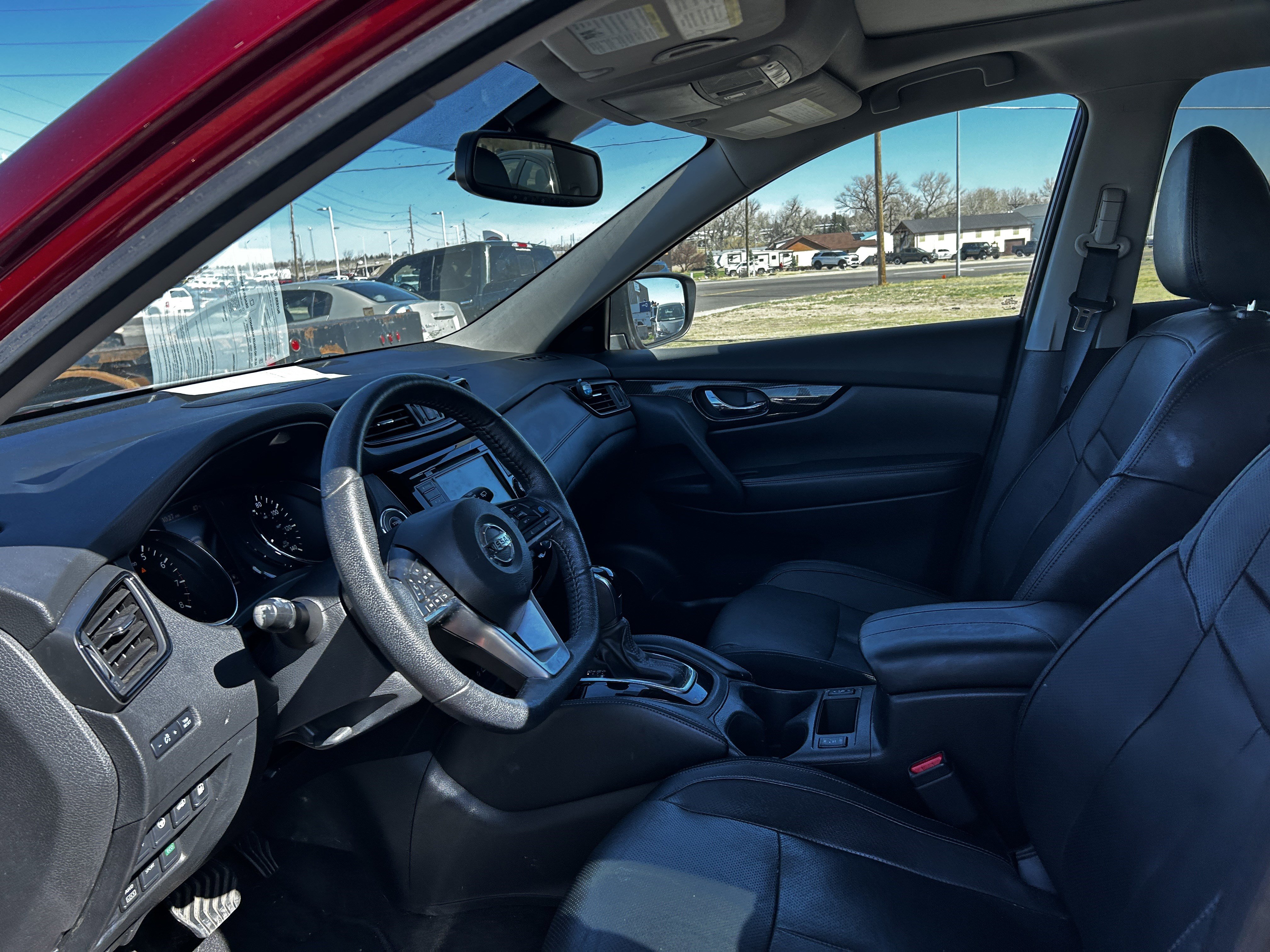 Used 2020 Nissan Rogue SL w/ Premium Package image 10