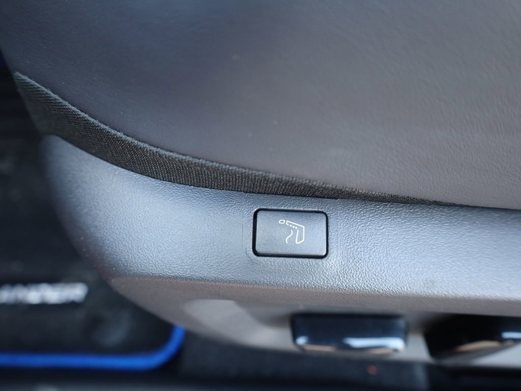 New 2025 Mitsubishi Outlander SEL image 36