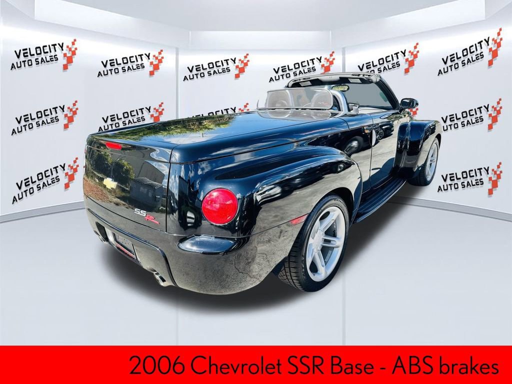 Used 2006 Chevrolet SSR w/ Preferred Equipment Group image 3