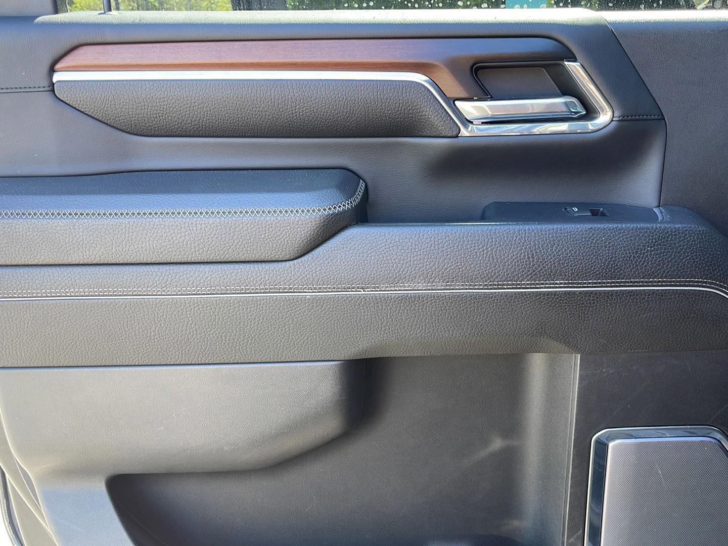 Used 2024 GMC Sierra 2500 Denali w/ Denali Reserve Package image 25