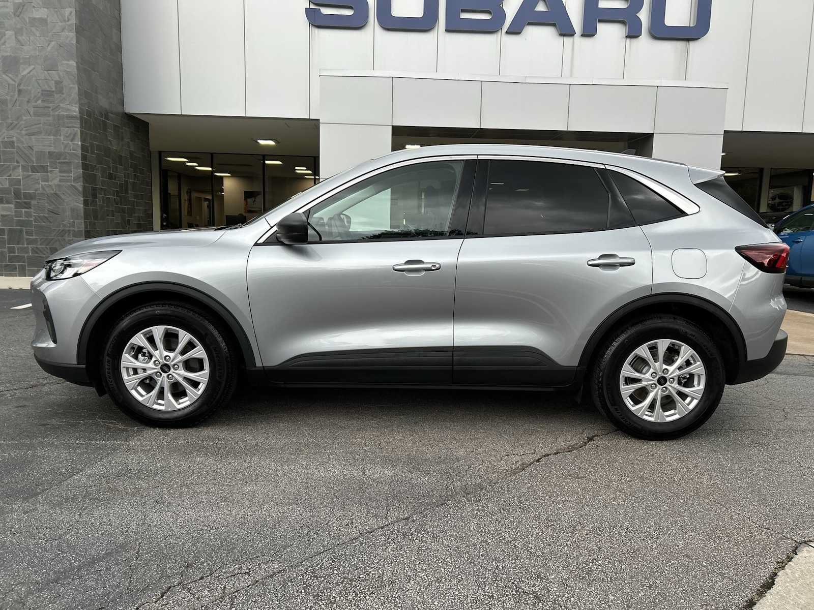 Used 2023 Ford Escape Active w/ Tech Pack #1 FWD image 2