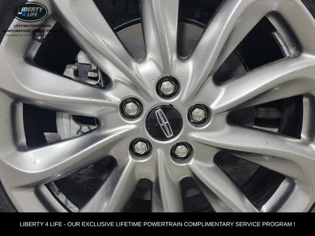 Used 2022 Lincoln Corsair AWD w/ Premium Package image 11