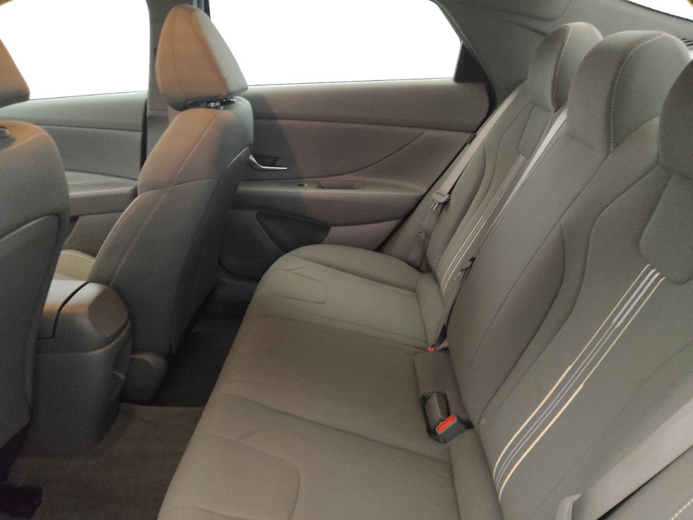 Used 2024 Hyundai Elantra SEL FWD image 18