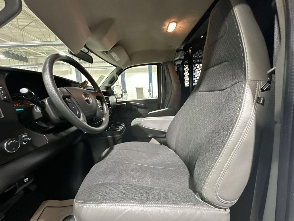 Used 2024 GMC Savana 2500 w/ Driver Convenience Package image 13