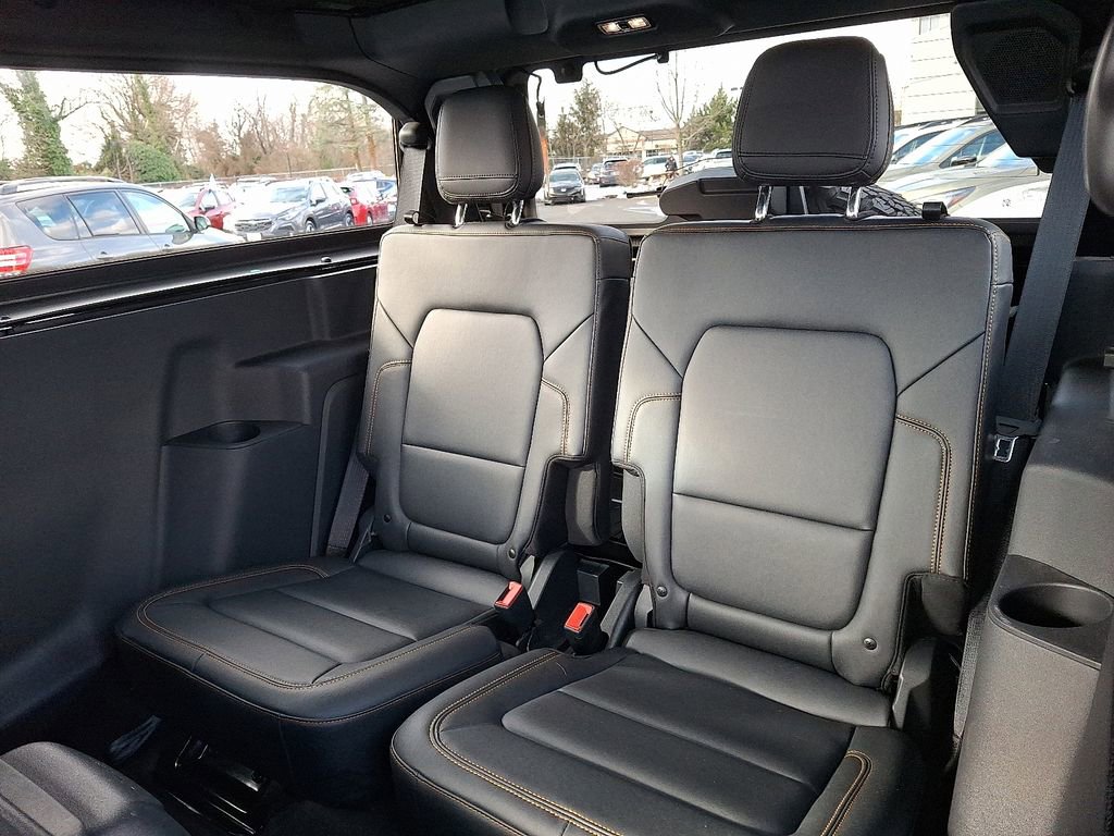 Used 2022 Ford Bronco Badlands image 10