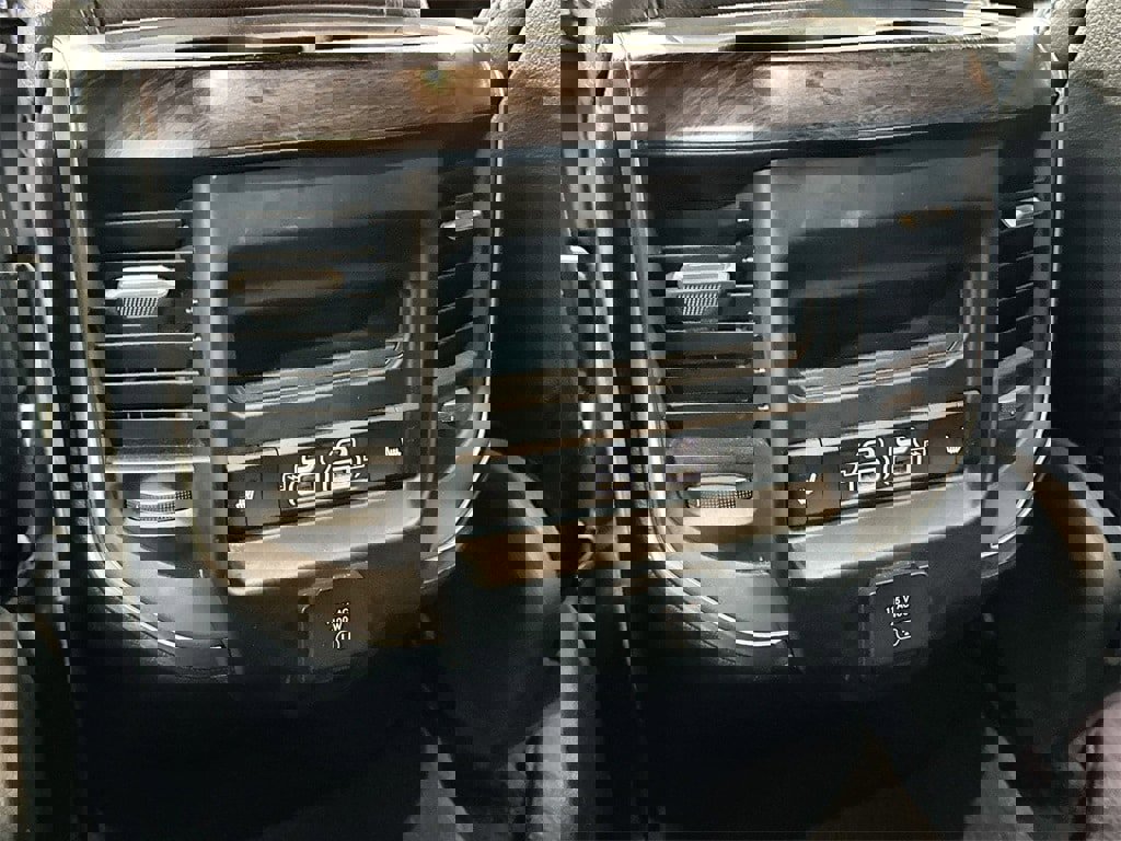 Used 2025 RAM 1500 Laramie image 28