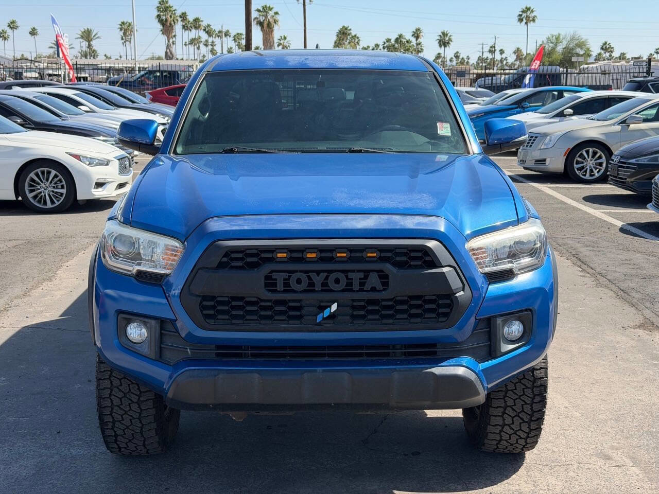 Used 2017 Toyota Tacoma TRD Off-Road w/ Premium & Technology Package AWD/4WD image 15