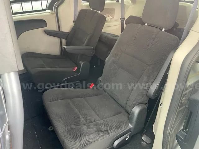 Used 2016 Dodge Grand Caravan SE w/ Quick Order Package 29E SE FWD image 17