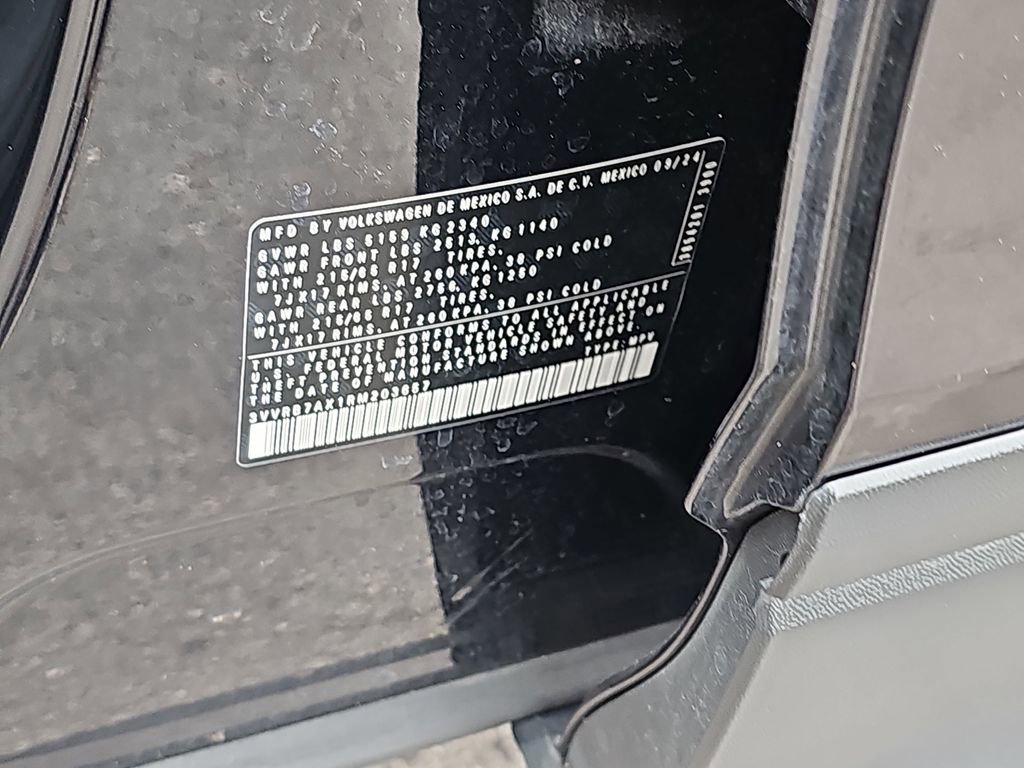 Used 2024 Volkswagen Tiguan S image 38