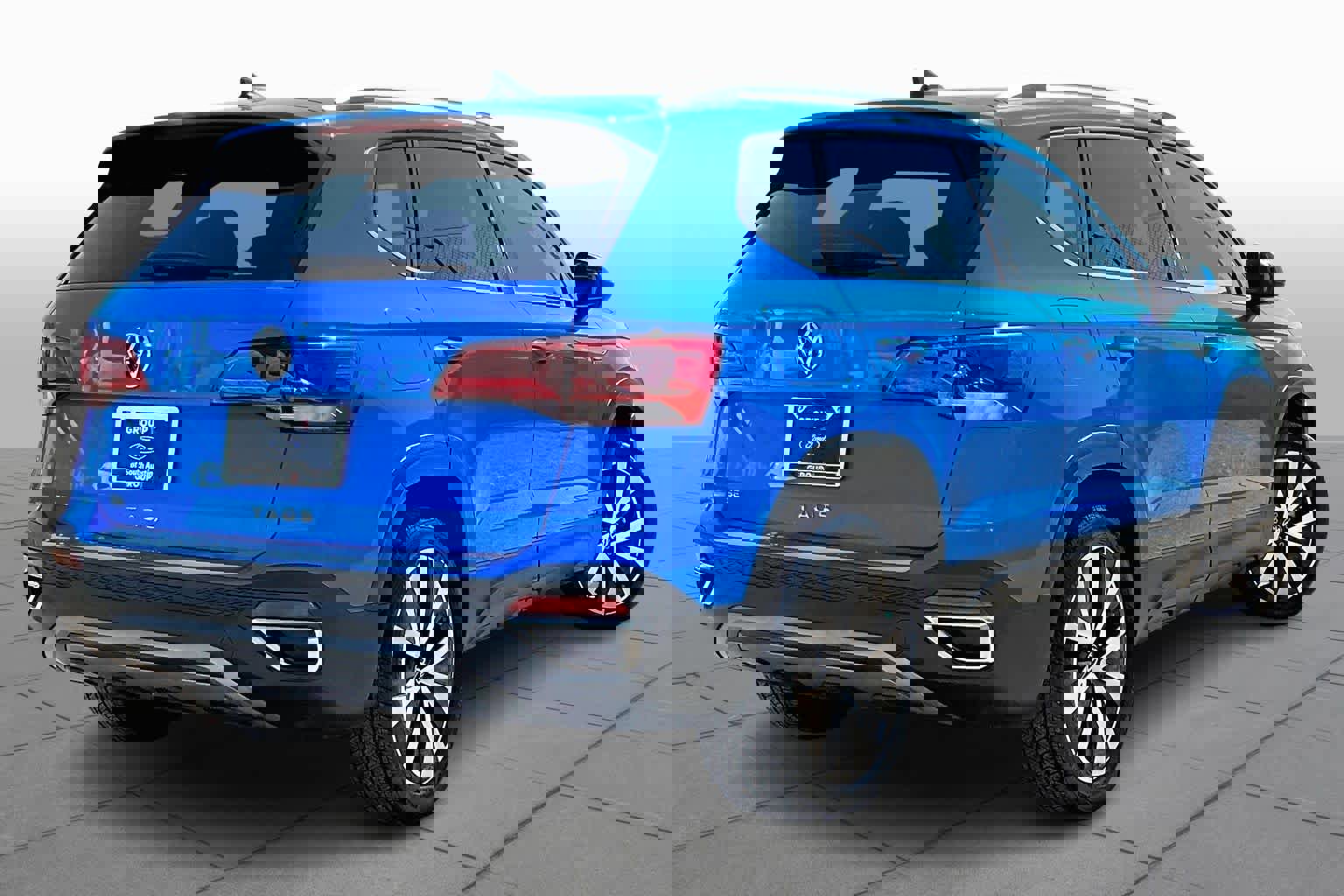 Used 2023 Volkswagen Taos SE image 13