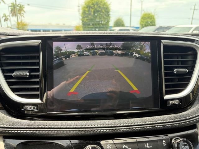 Used 2023 Chrysler Pacifica Limited FWD image 24