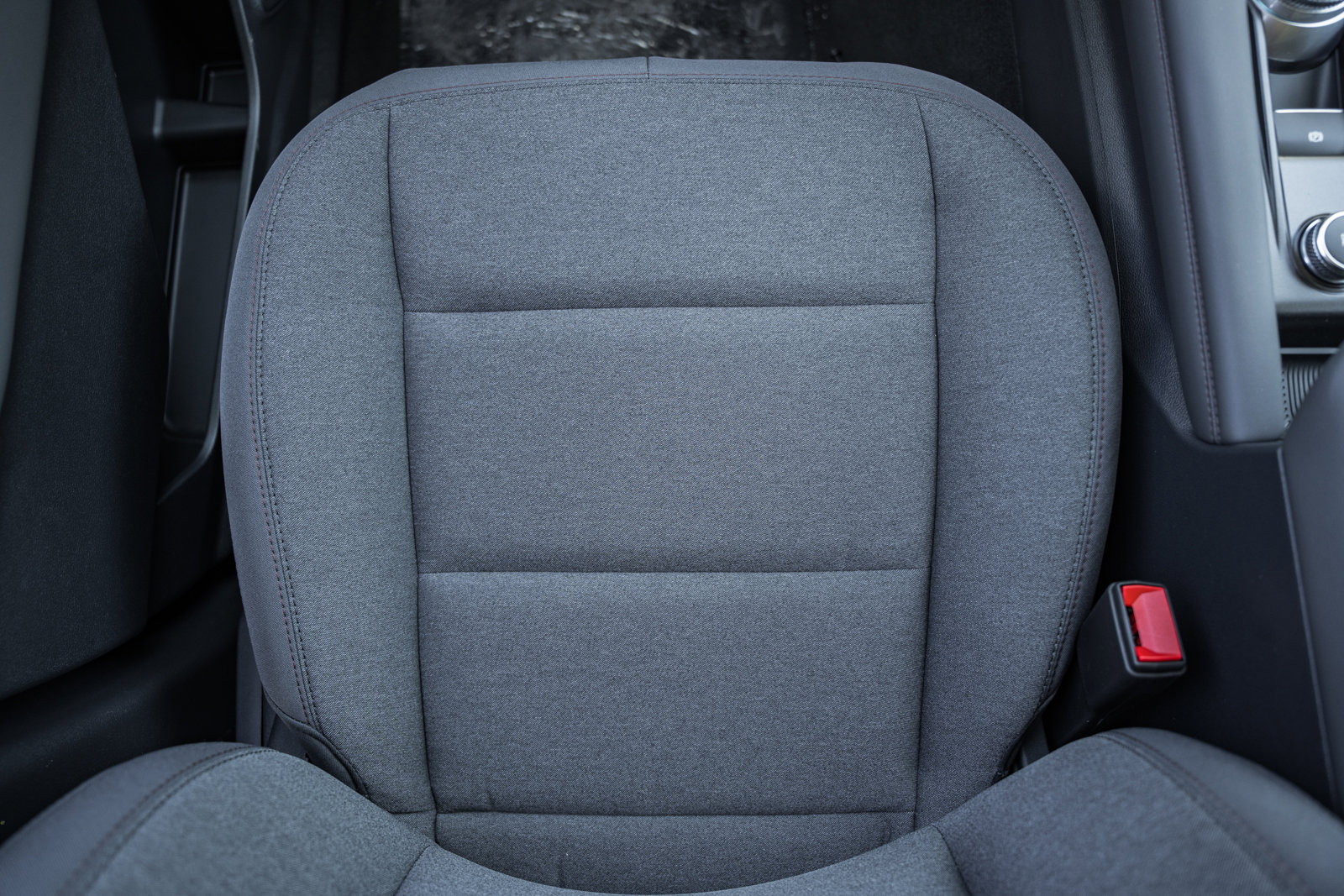 New 2026 Ford Explorer Active RWD image 30