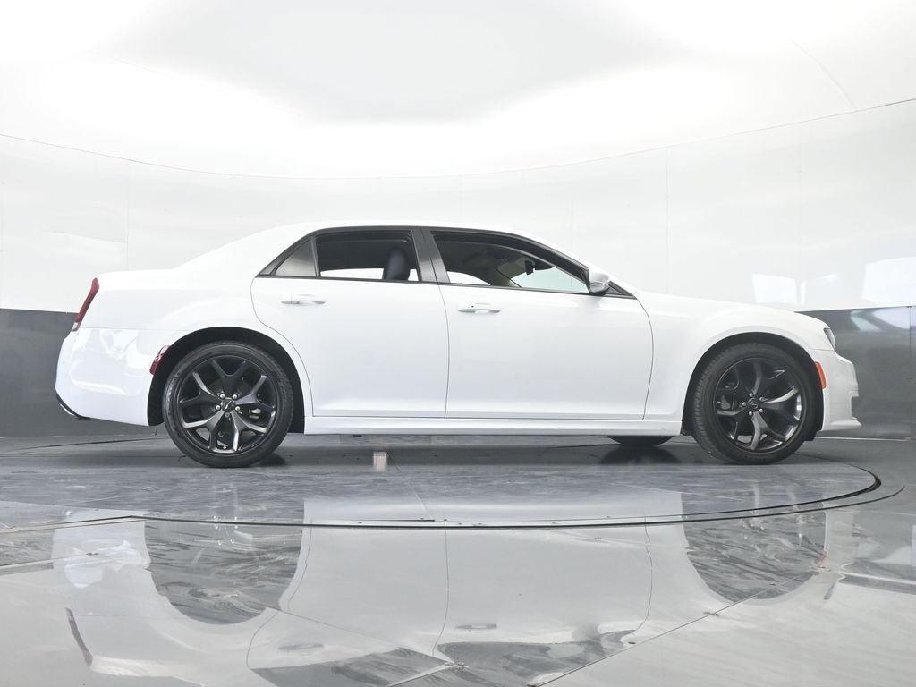 Used 2023 Chrysler 300 Touring L image 57