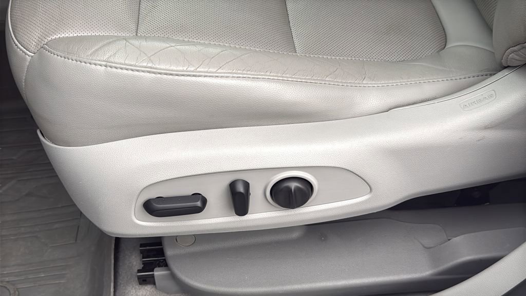 Used 2019 GMC Acadia SLT image 11