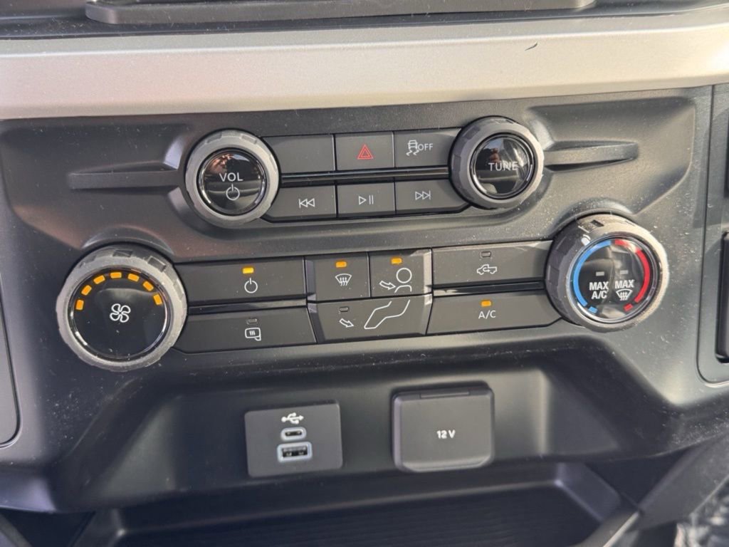 New 2025 Ford F350 XLT w/ FX4 Off-Road Package image 23