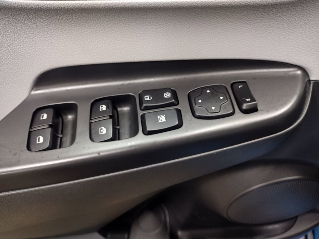 Certified 2022 Hyundai Kona SEL w/ Convenience Package image 16