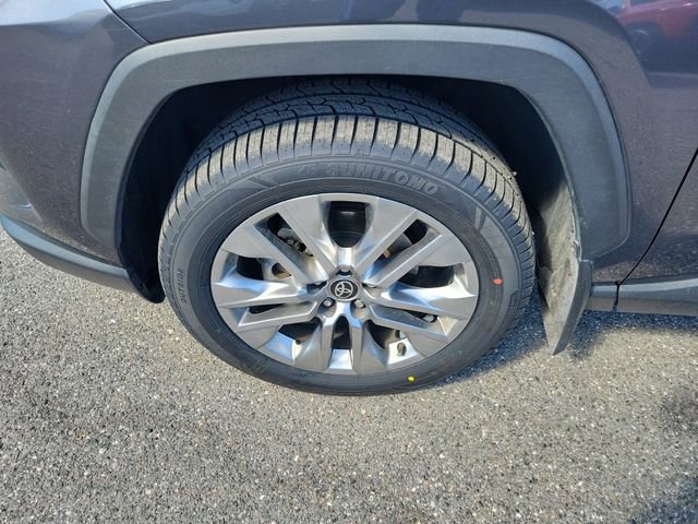 Used 2024 Toyota RAV4 XLE Premium FWD image 5