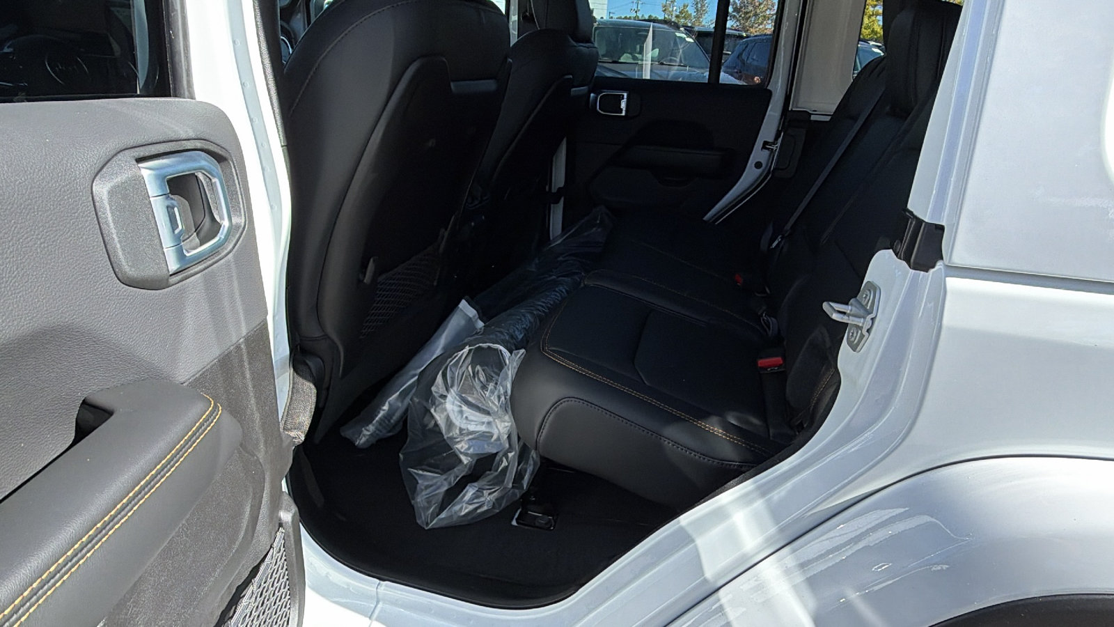 New 2027 Jeep Wrangler Unlimited Sahara AWD/4WD image 19