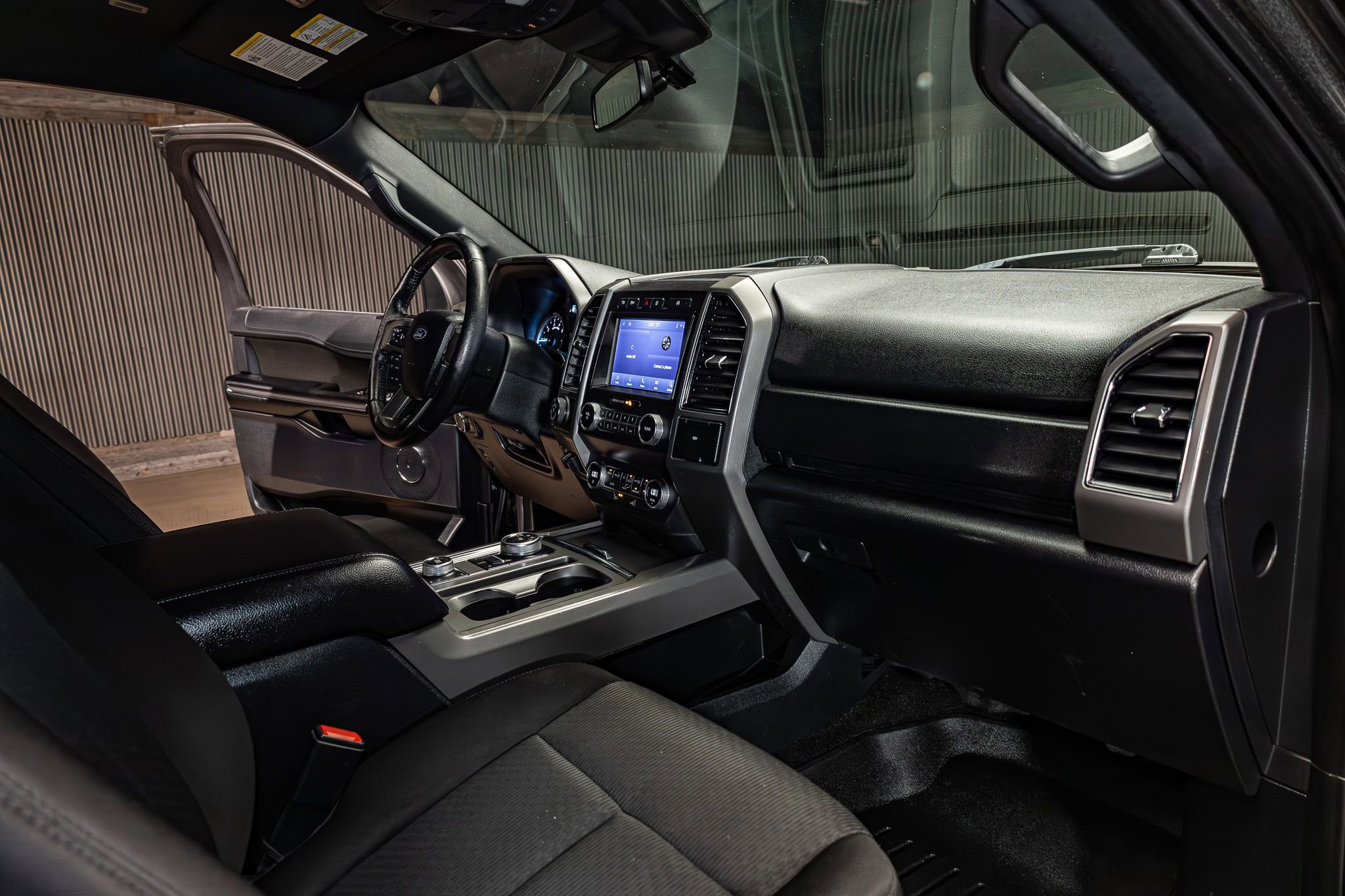 Used 2020 Ford Expedition XLT w/ FX4 Off-Road Package AWD/4WD image 14