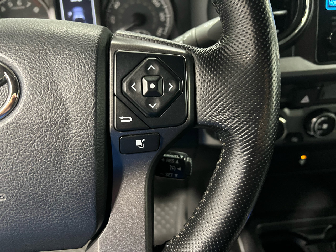 Used 2016 Toyota Tacoma TRD Off-Road image 33