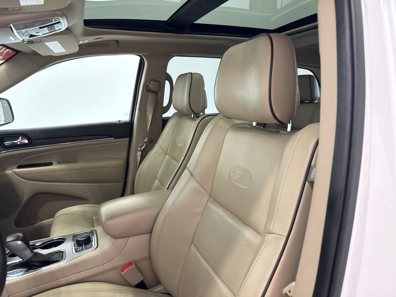 Used 2019 Jeep Grand Cherokee Overland AWD/4WD image 21