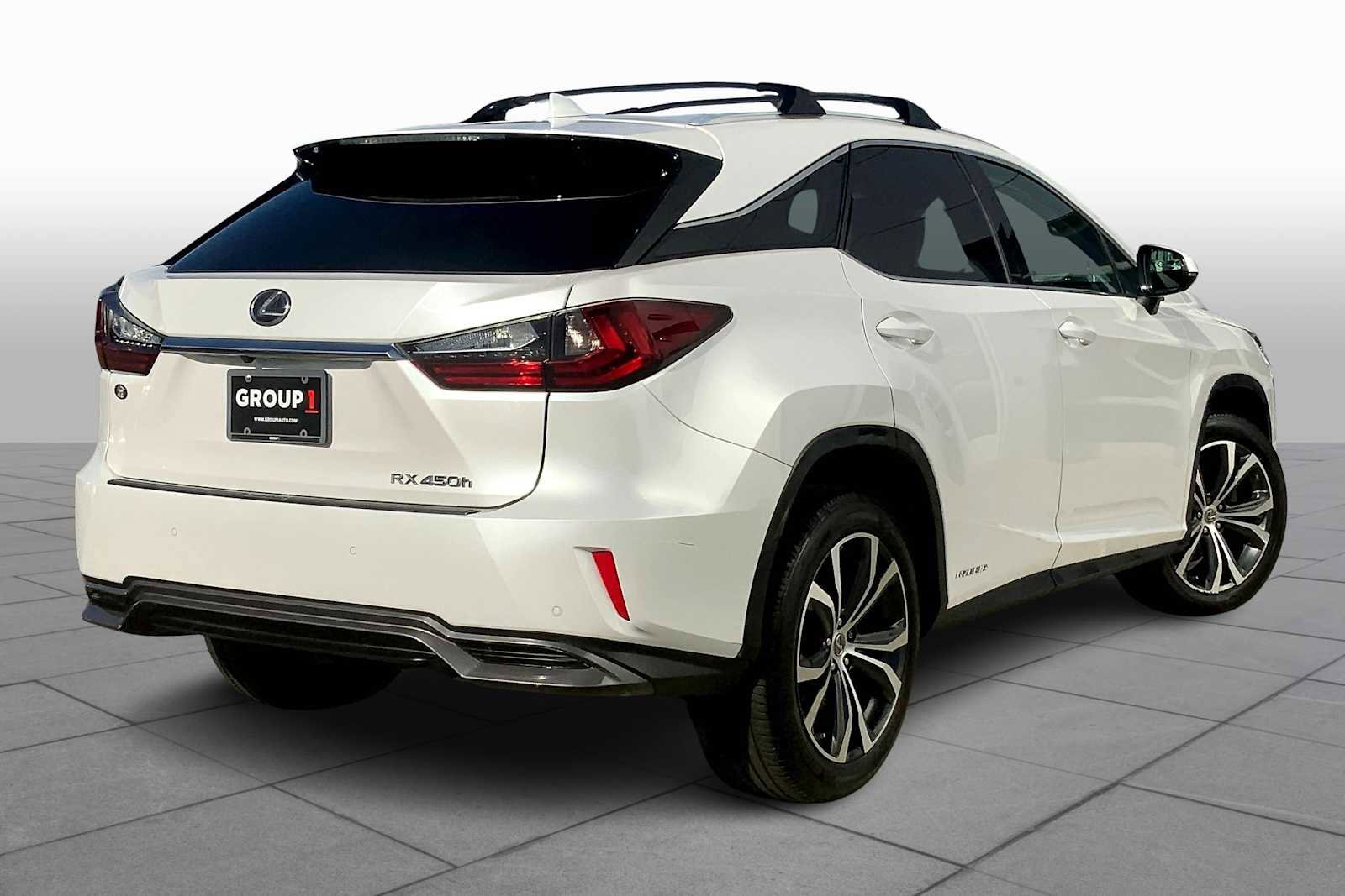 Used 2017 Lexus RX 450h AWD image 12