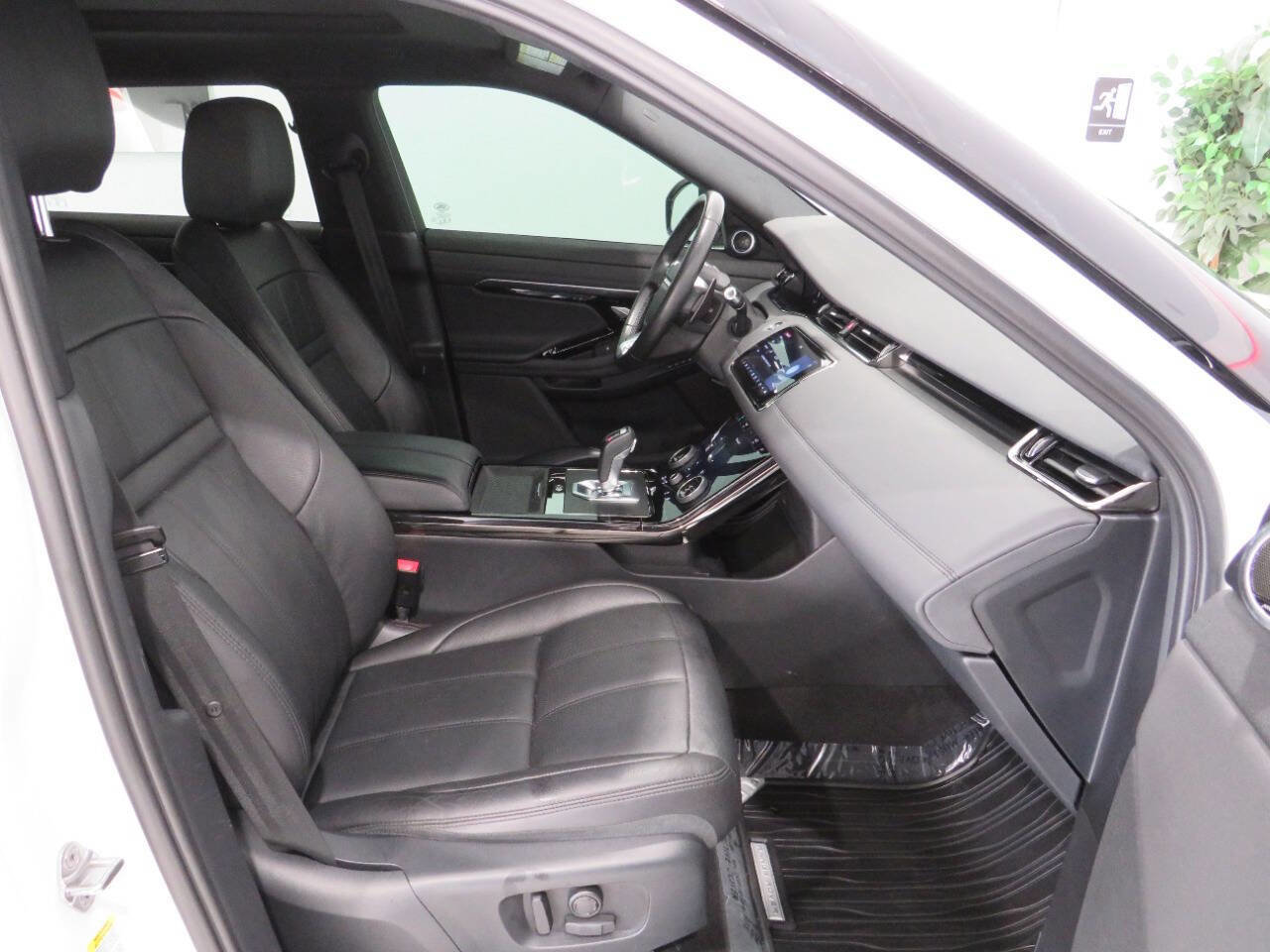 Used 2020 Land Rover Range Rover Evoque R-Dynamic S image 11