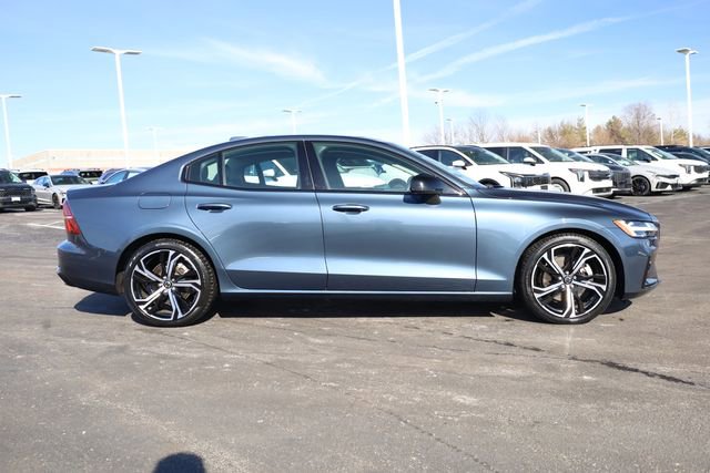 Used 2024 Volvo S60 B5 Core image 4