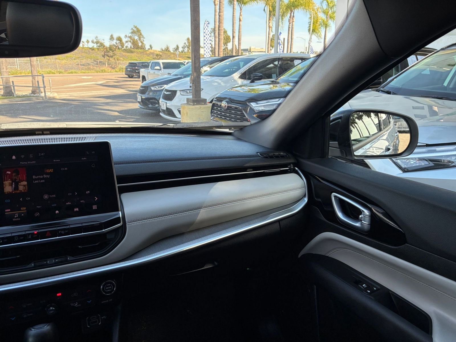 Used 2025 Jeep Compass Limited AWD/4WD image 36