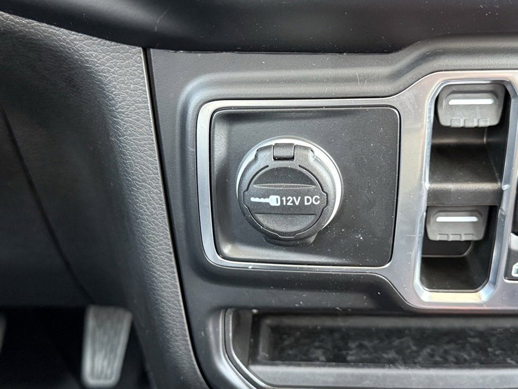 Used 2023 Jeep Wrangler Unlimited Sahara image 24