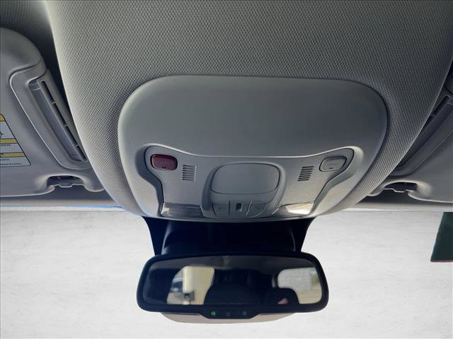 Used 2020 Jeep Renegade Latitude w/ Popular Equipment Group image 21