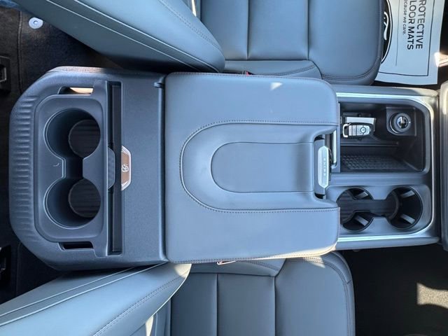 New 2025 Ford Expedition Active image 19