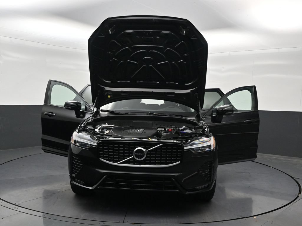 Used 2024 Volvo XC60 B5 Plus w/ Protection Package Premier AWD/4WD image 38