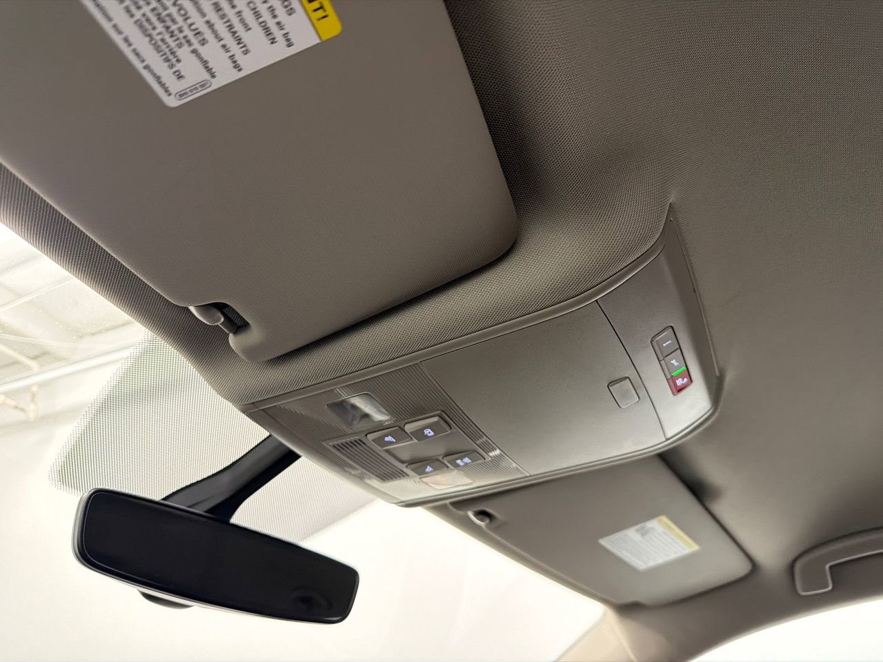 Used 2023 Volkswagen Atlas SE image 30