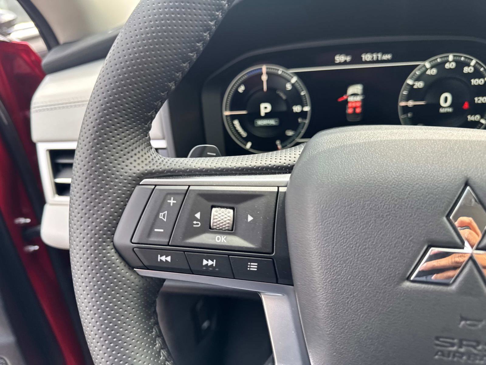 New 2025 Mitsubishi Outlander SEL image 17